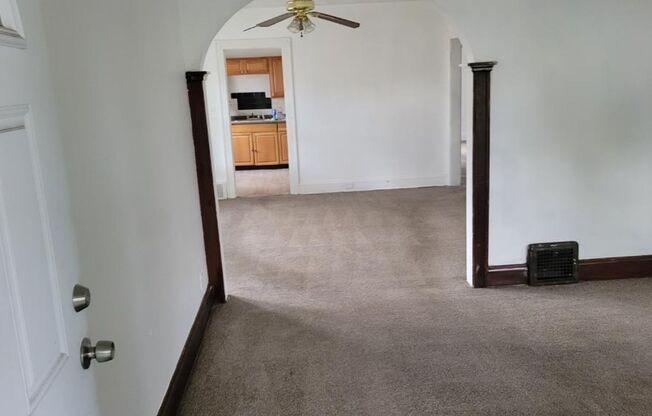 2 beds, 1 bath, $775