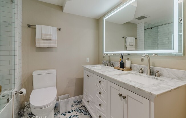 1 bed, 2 baths, 912 sqft, $3,600, Unit 1008