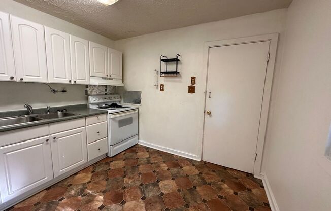 1 bed, 1 bath, $1,450