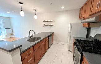 1 bed, 1 bath, $3,200, Unit 7