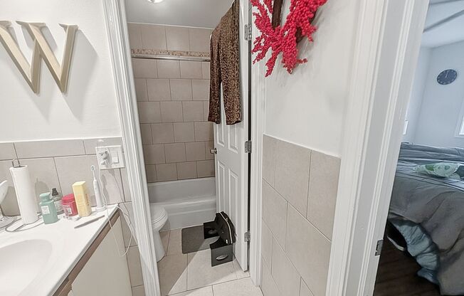 1 bed, 1 bath, $1,595, Unit 1111H-409