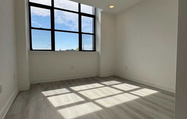 2 beds, 1 bath, 950 sqft, $1,375, Unit 322