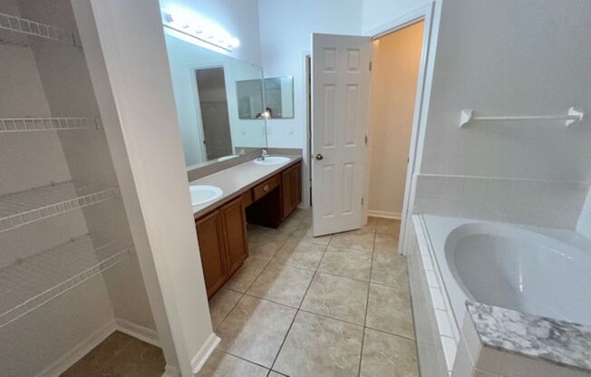 3 beds, 2 baths, $2,289