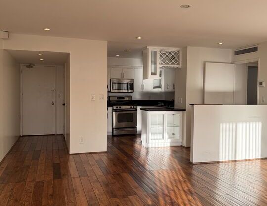 1 bed, 1 bath, 849 sqft, $2,900, Unit 3105