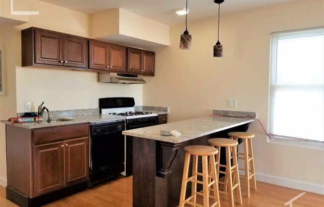 HOT ALLSTON LISTING!!!!