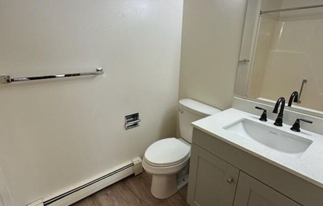 1 bed, 1 bath, $700, Unit 615-30