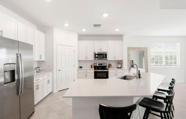 3 beds, 2 baths, $2,950, Unit #201