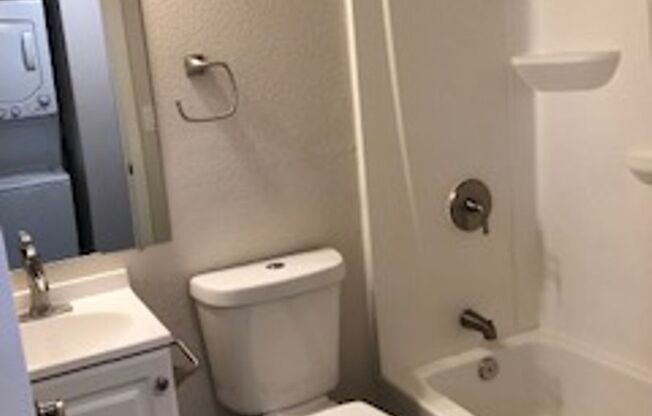 1 bed, 1 bath, 324 sqft, $1,395, Unit 2-A