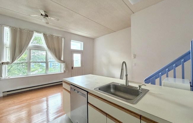 26 ELLINGWOOD ST