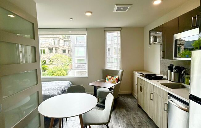 Studio, 1 bath, 244 sqft, $1,615, Unit 307 - Furnished