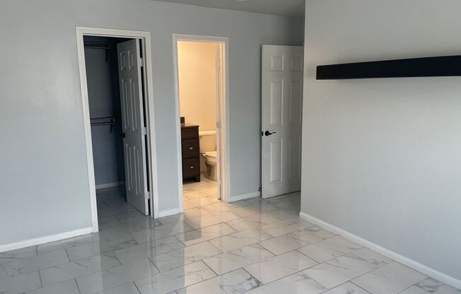 2 bedroom 2 full bathrooms - Centrally located