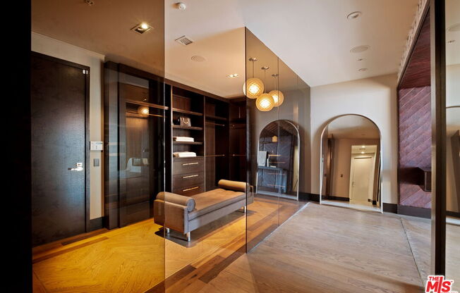 3 beds, 4 baths, 3,670 sqft, $15,000, Unit 2204