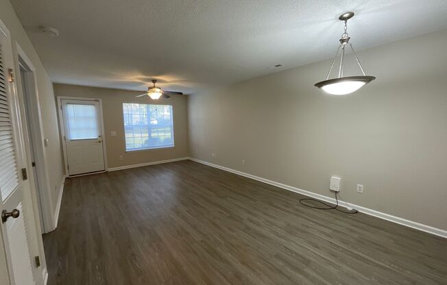 1 bed, 1 bath, 765 sqft, $1,200, Unit 2742-3 Pearl Remodel