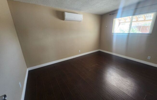 2 beds, 1 bath, $1,600