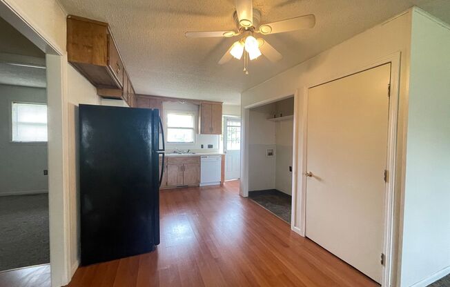 2 beds, 1 bath, $850