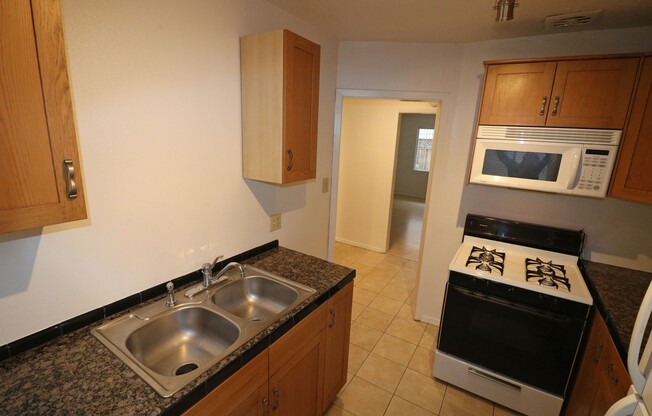 Studio, 1 bath, 550 sqft, $1,895, Unit D/ P#4