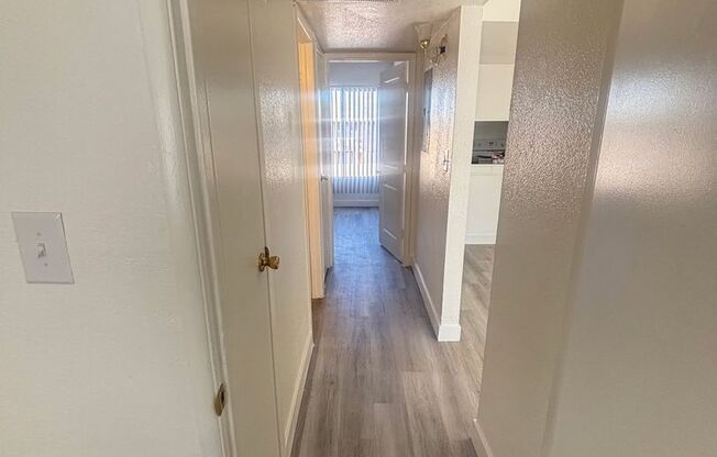 2 beds, 1 bath, 800 sqft, $1,100, Unit CASA-251