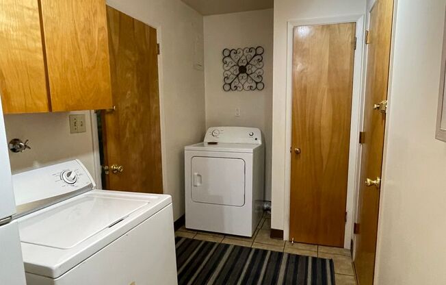 2 beds, 1 bath, $2,000