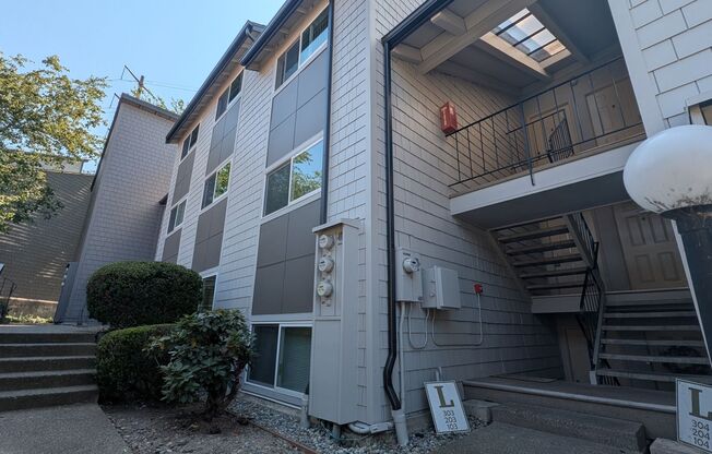 2020 Grant Ave S #L203