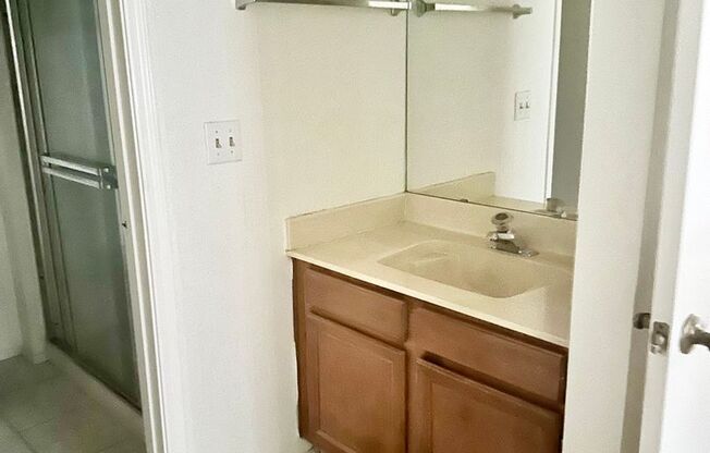 2 beds, 2 baths, 902 sqft, $1,195, Unit #140