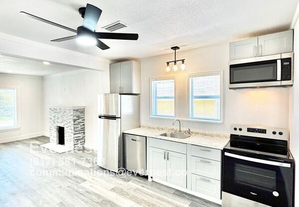 715 W PEMBROKE AVE