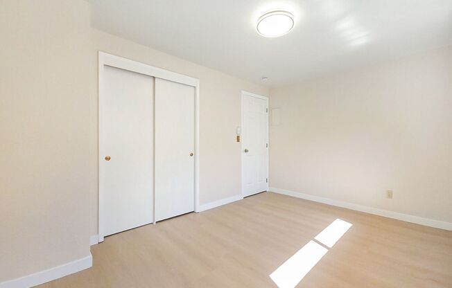 2 beds, 1 bath, $1,800, Unit A1