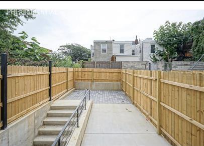 1219 N 27 ST