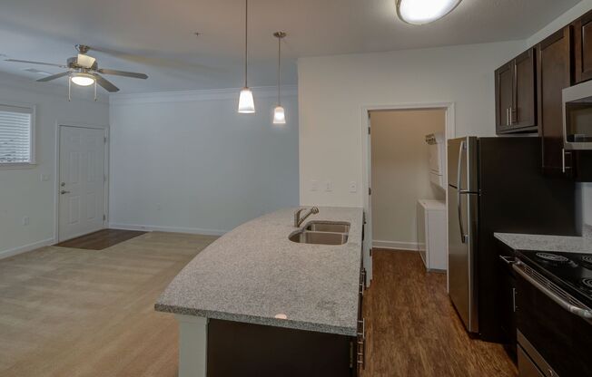 1 bed, 1.5 baths, 1,003 sqft, $1,549