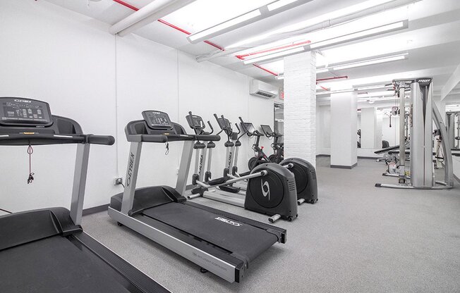 1 bed, 1 bath, $5,500, Unit 5A
