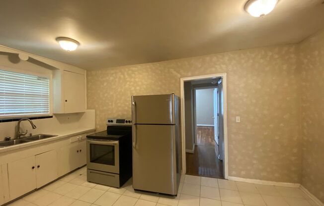 1 bed, 1 bath, 713 sqft, $995, Unit 2660 Gale Ct #3