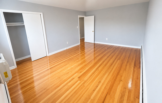 2 beds, 1 bath, 900 sqft, $1,600, Unit B2A