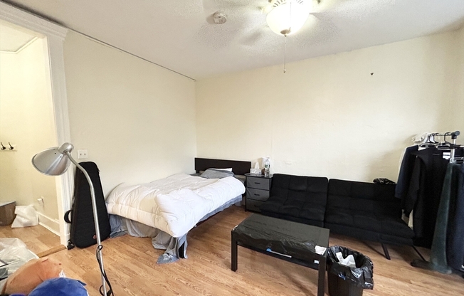 Studio, 1 bath, $2,500, Unit 25