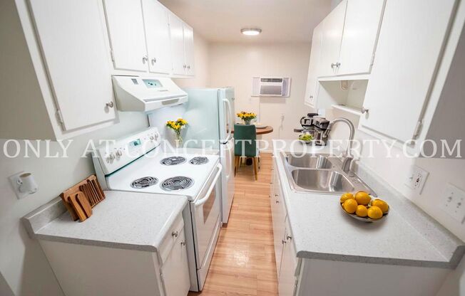 2 beds, 1 bath, 700 sqft, $1,249, Unit 37