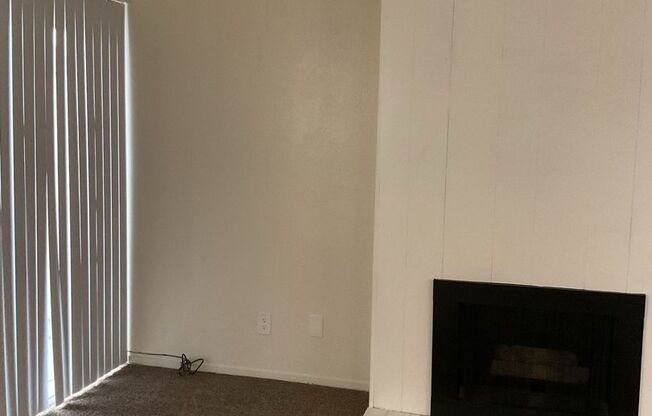 2 beds, 1 bath, 968 sqft, $1,345, Unit 1632-139