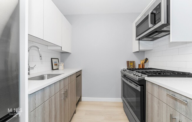 1 bed, 1 bath, $2,875, Unit 1221