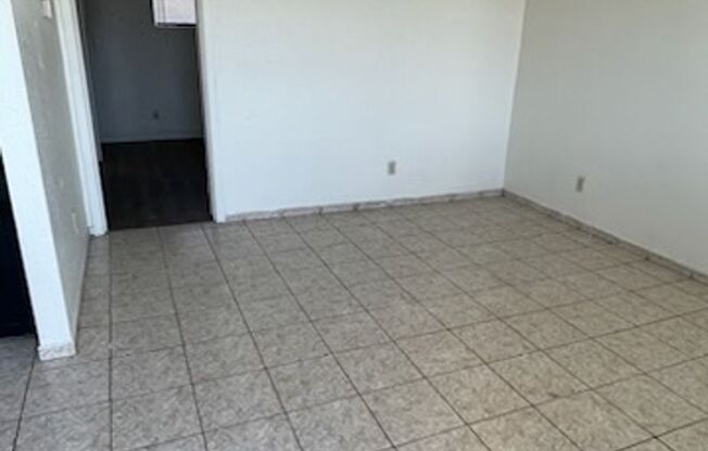 1 bed, 1 bath, 500 sqft, $995, Unit 716