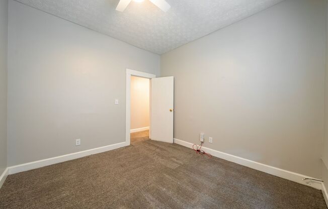 3 beds, 1 bath, $1,695, Unit 732 1/2