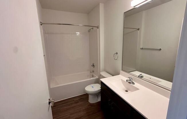 1 bed, 1 bath, 560 sqft, $1,675, Unit 310