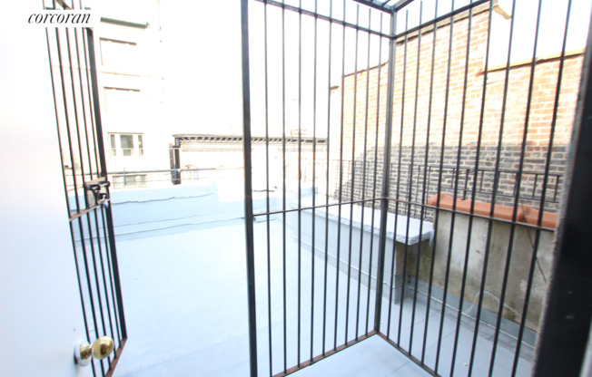 202 W 81 ST