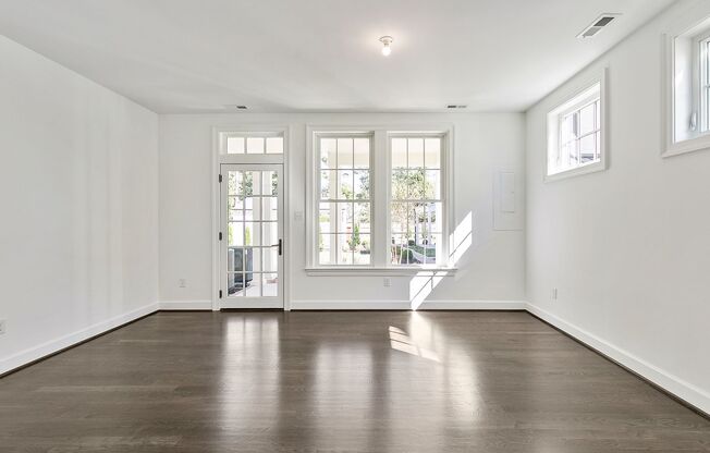 Special Limited-Time Offer – First Month’s Rent Free! We’re offering approved applicants one month of free rent when they sign a lease by May 31,2025. Stunning New Construction 3 Bedroom 2.5 bathroom Richmond home Available NOW!