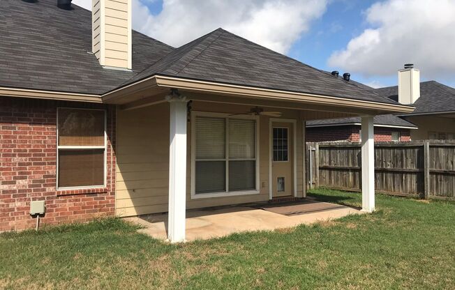 3 beds, 2 baths, $1,495