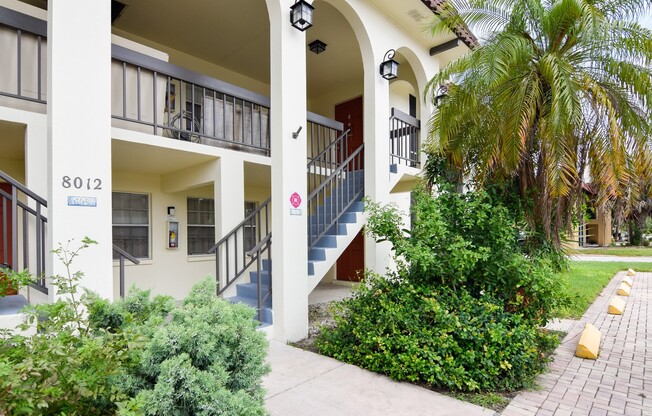 2 beds, 1 bath, 900 sqft, $1,800, Unit 5