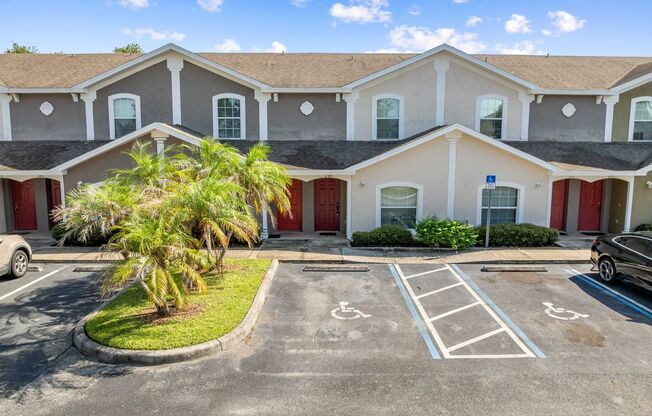 Cozy 3 Bedroom 2 Bath (2 Story) Townhome - BVL