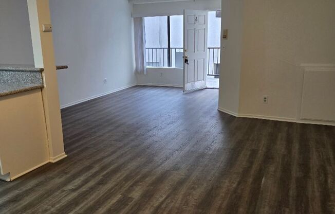 Studio, 1 bath, 580 sqft, $1,900, Unit 4