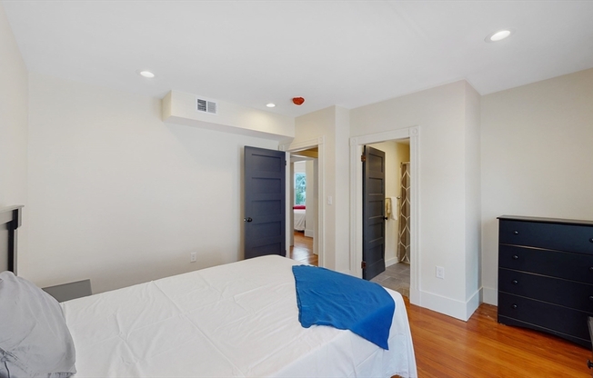7 CHESTER AVE