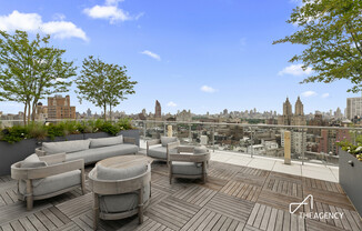 212 W 72 ST