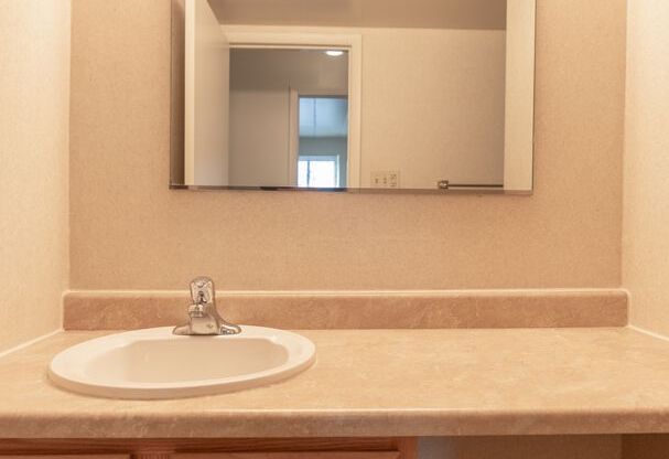3 beds, 2 baths, 1,166 sqft, $1,550, Unit Unit 605