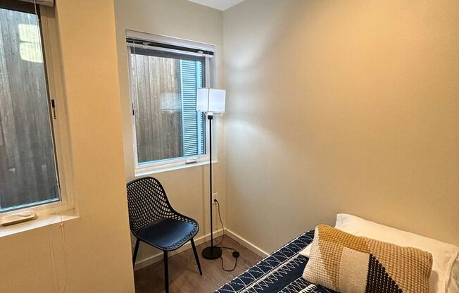 Studio, 1 bath, 175 sqft, $1,035, Unit 423