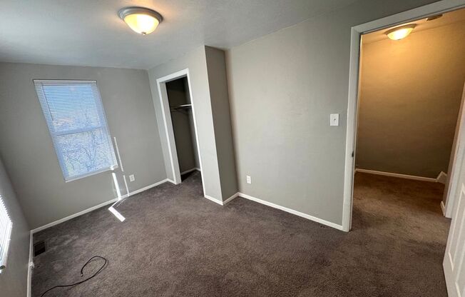 2 beds, 1 bath, $995