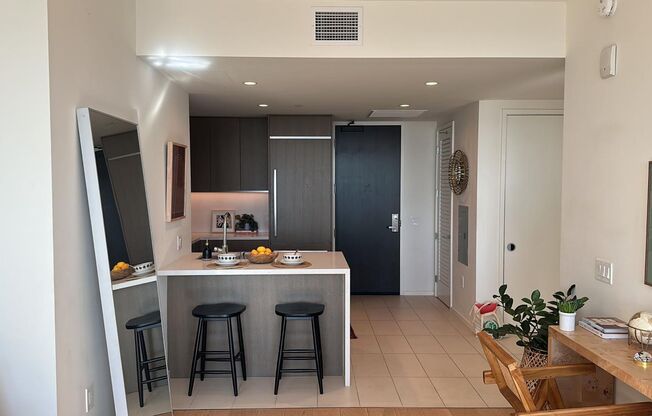 1 bed, 1 bath, 730 sqft, $3,000, Unit 889 Francisco St, UNIT 2402